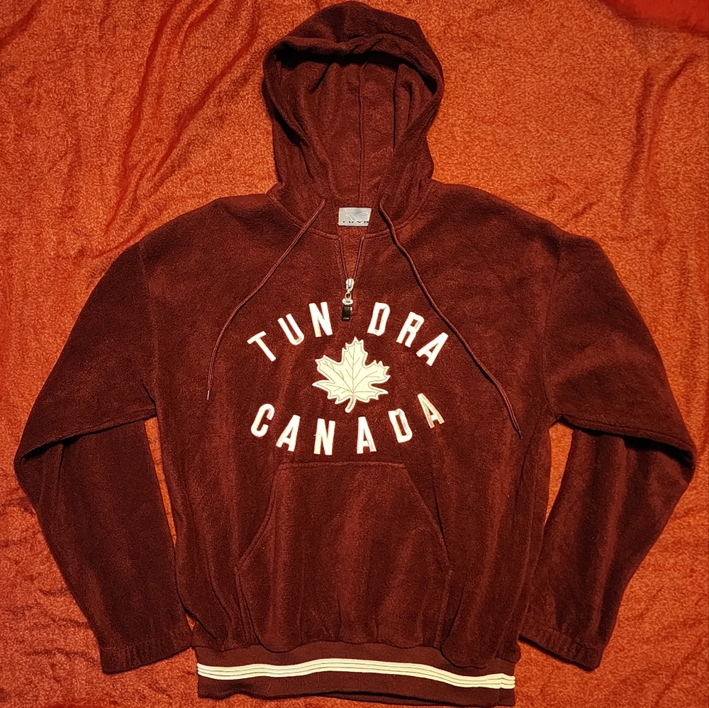 Tundra sport hoodie sz M NWOT.   M36t